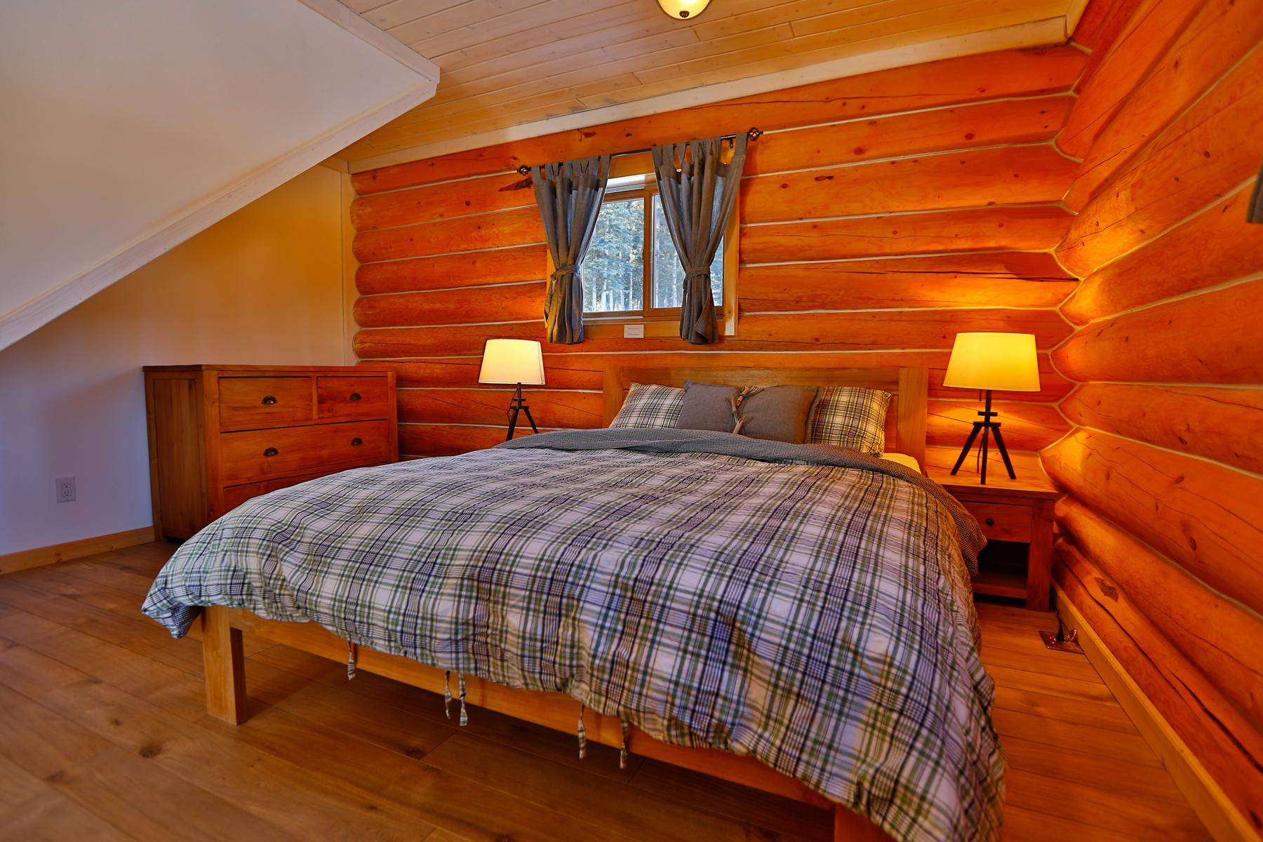 Double queen size bed in the family cabin
