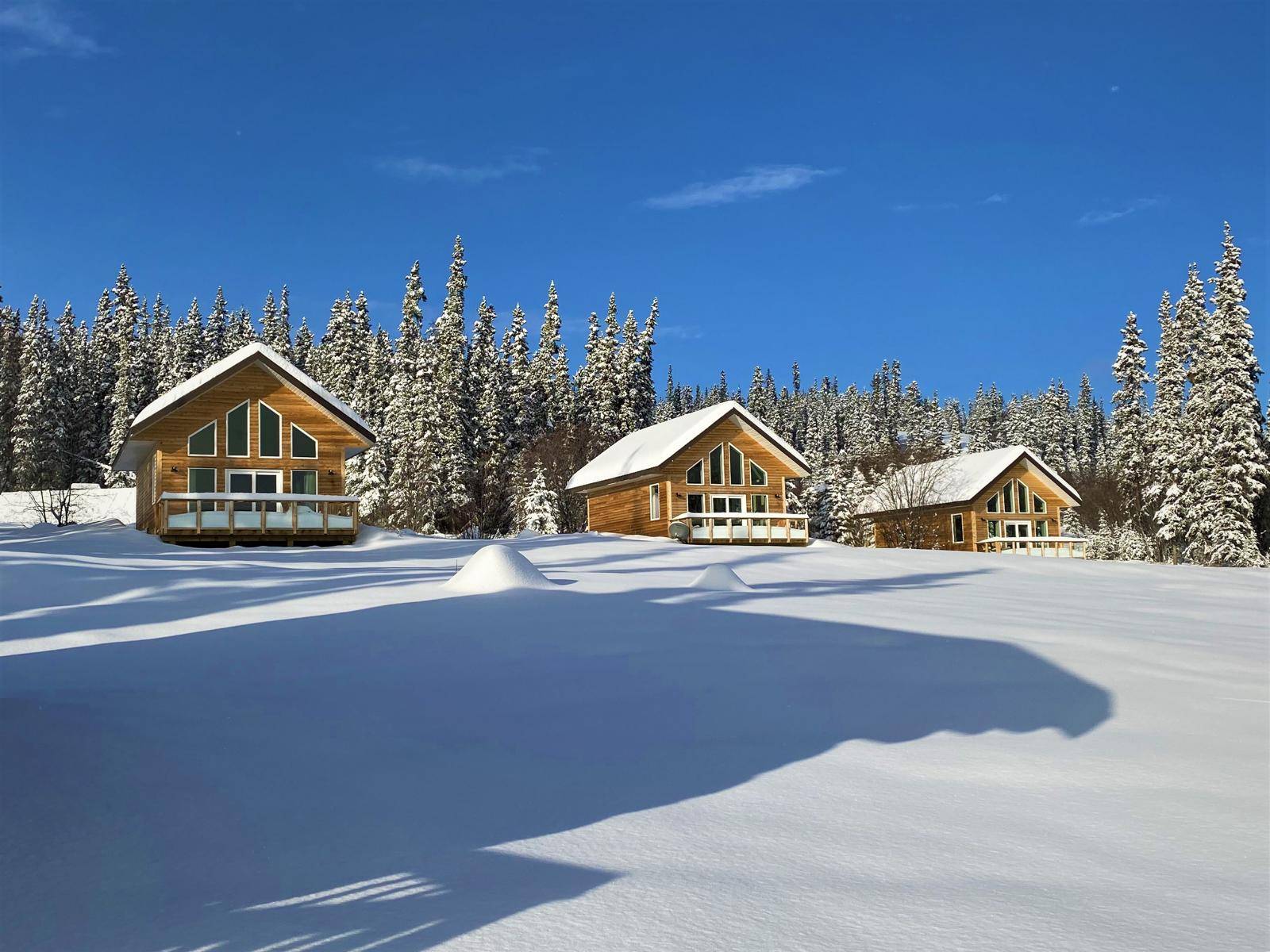 deluxe villas front in deep snow