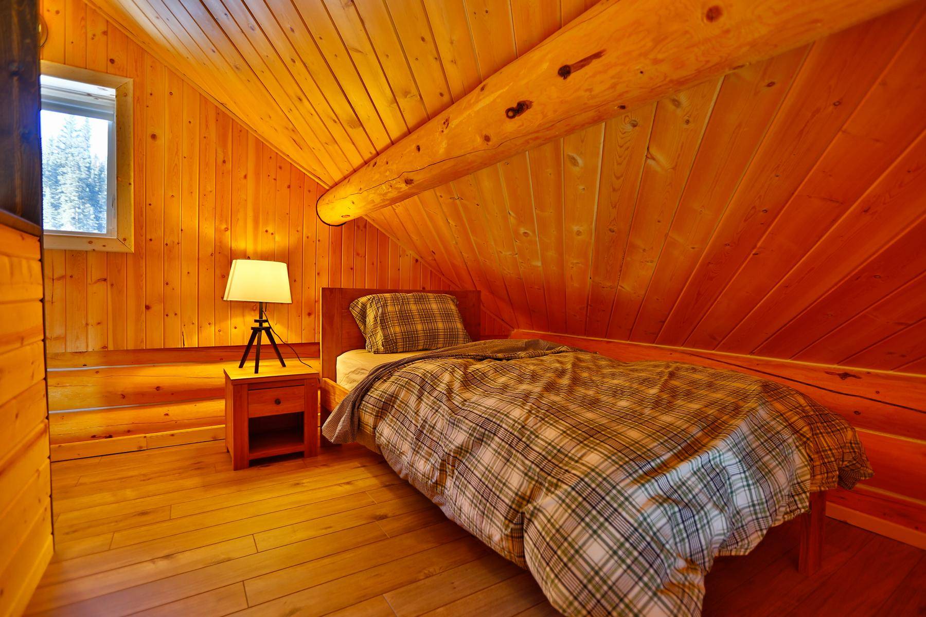 single bed in the family cabin 
